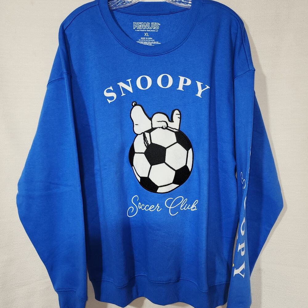Snoopy peanuts Soccer blue sweatshirt size XL